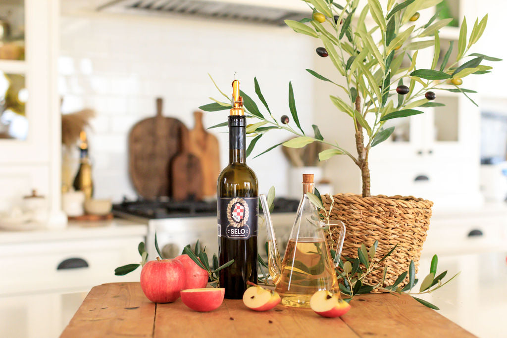 Apple cider vinegar and olive oil mixture, a natural weight loss solution.